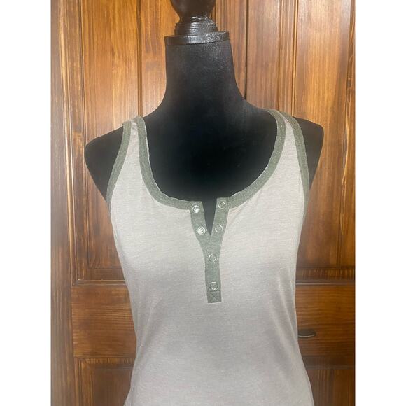NWT Chaser, Vintage Style Women Tank Top V-Neck Button, Size M - Picture 3 of 5
